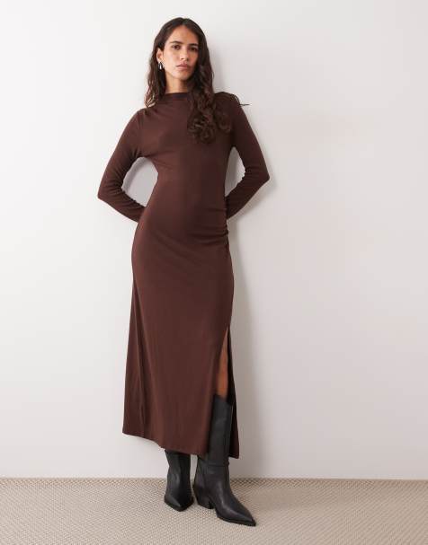 New Look gemütliches Midikleid mit langen Ärmeln und Raffung in Dunkelbraun - view 1