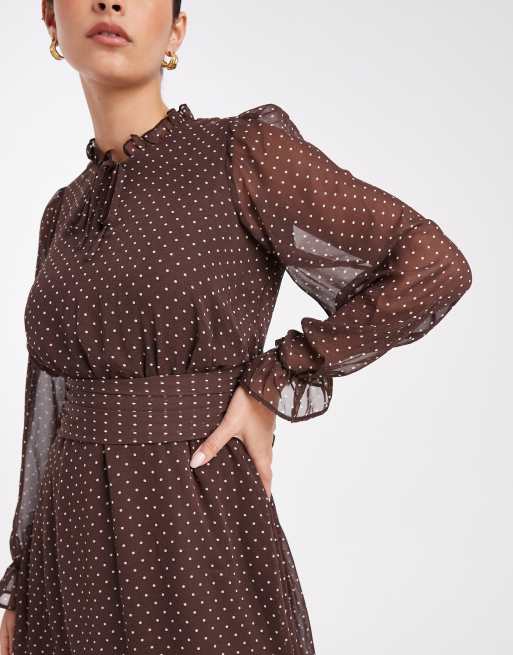New Look – Gepunktetes Minikleid aus Chiffon in Braun mit geraffter Taille, 3 von 4