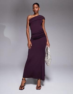 New Look - Gerafftes Midikleid in Pflaume mit One-Shoulder-Träger-Rot