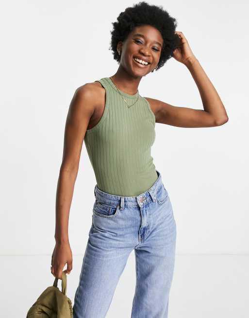 New Look – Gerippter Body in Khaki mit Ringerrücken