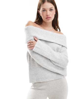 New Look - Gerippter Pullover in Grau mit Carmen-Ausschnitt