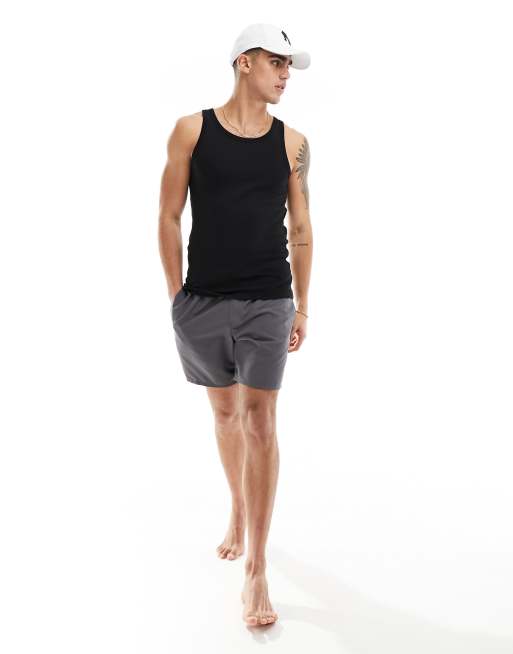 New Look – Geripptes Trägershirt in Schwarz mit körperbetontem Schnitt