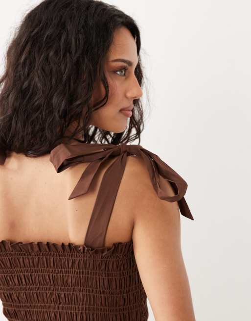 New Look – Gesmoktes Midikleid in Braun mit gebundenen Trägern, 3 von 4