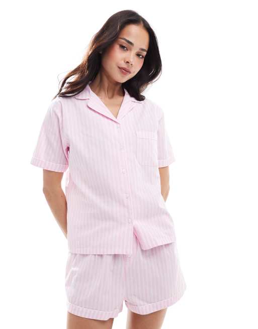 New Look - Gestreepte pyjamaset met shorts en overhemd in roze, 2 van 4