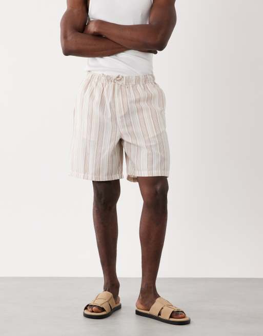 New Look - Gestreepte short met linnenlook in crème, deel van co-ord set, 2 van 5