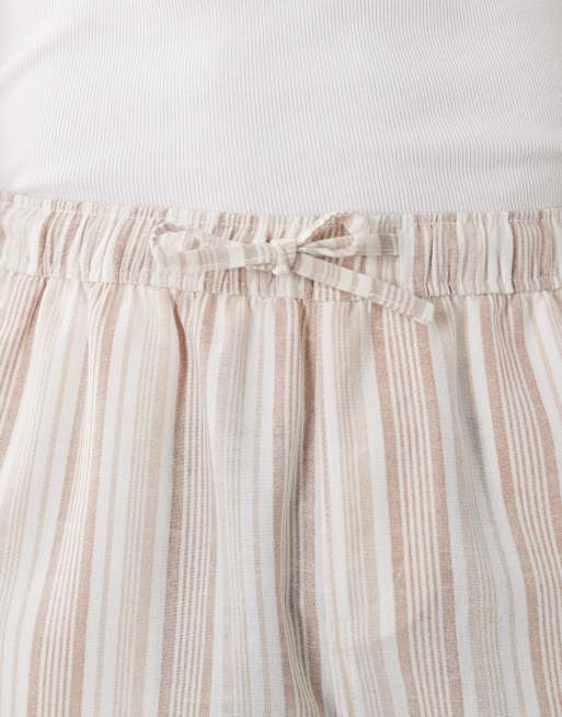 New Look - Gestreepte short met linnenlook in crème, deel van co-ord set, 3 van 5