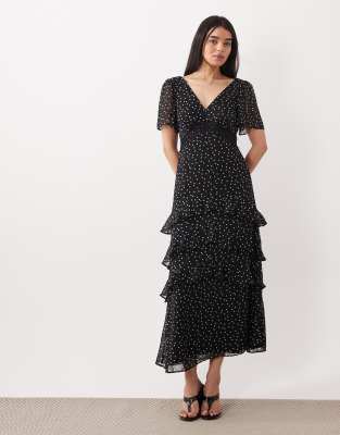 New Look - Gestuftes Chiffon-Maxikleid in Schwarz mit Polka Dots