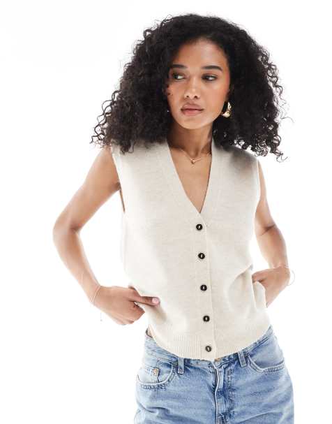 New Look - Gilet de tailleur boutonné en maille - Crème - view 1