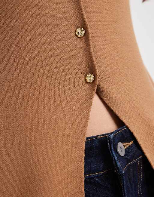 New Look - Gilet in maglia color cammello con bottoni, 4 di 4