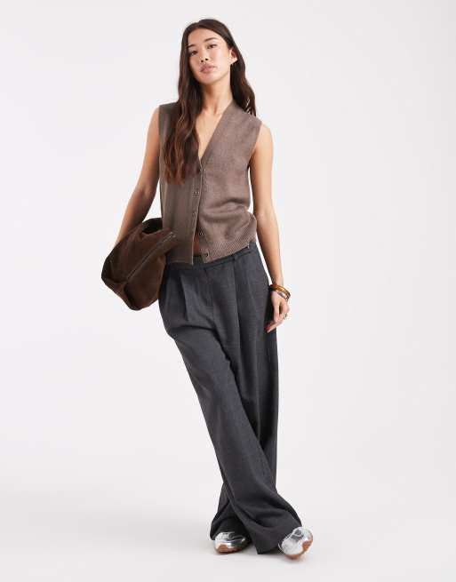 New Look - Gilet in maglia color visone con bottoni, 2 di 4