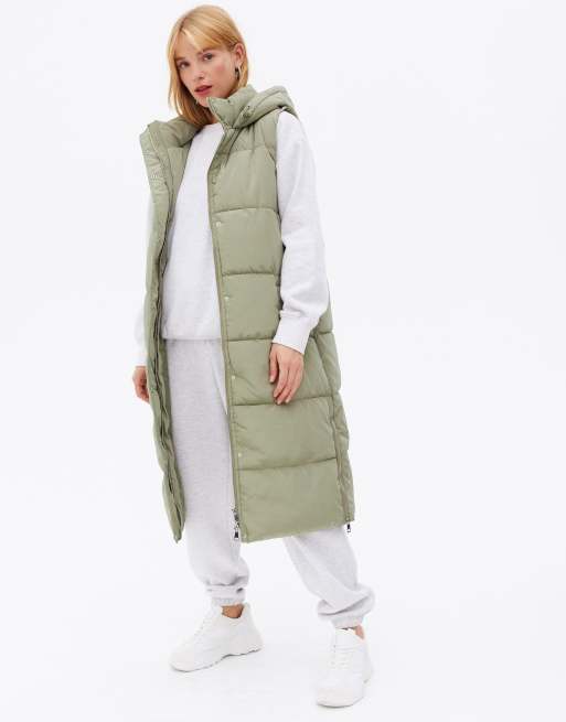 New Look - Gilet taglio lungo con cappuccio kaki chiaro