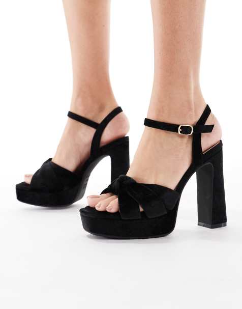 New Look gold buckle block heeled sandals in black - view 1