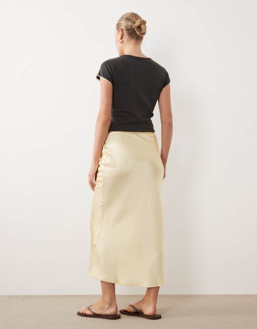 New Look - Gonna midi in raso giallo burro con taglio sbieco, 3 di 5