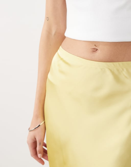 New Look - Gonna midi in raso giallo limone con taglio sbieco, 4 di 5