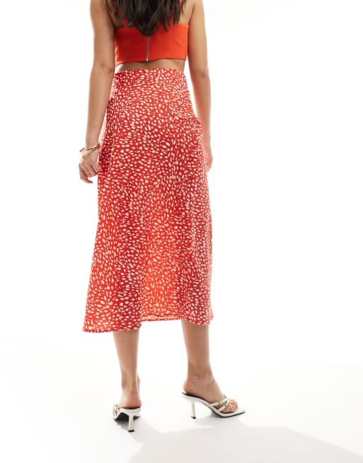 New Look - Gonna midi in raso rossa con stampa a pois, 3 di 5