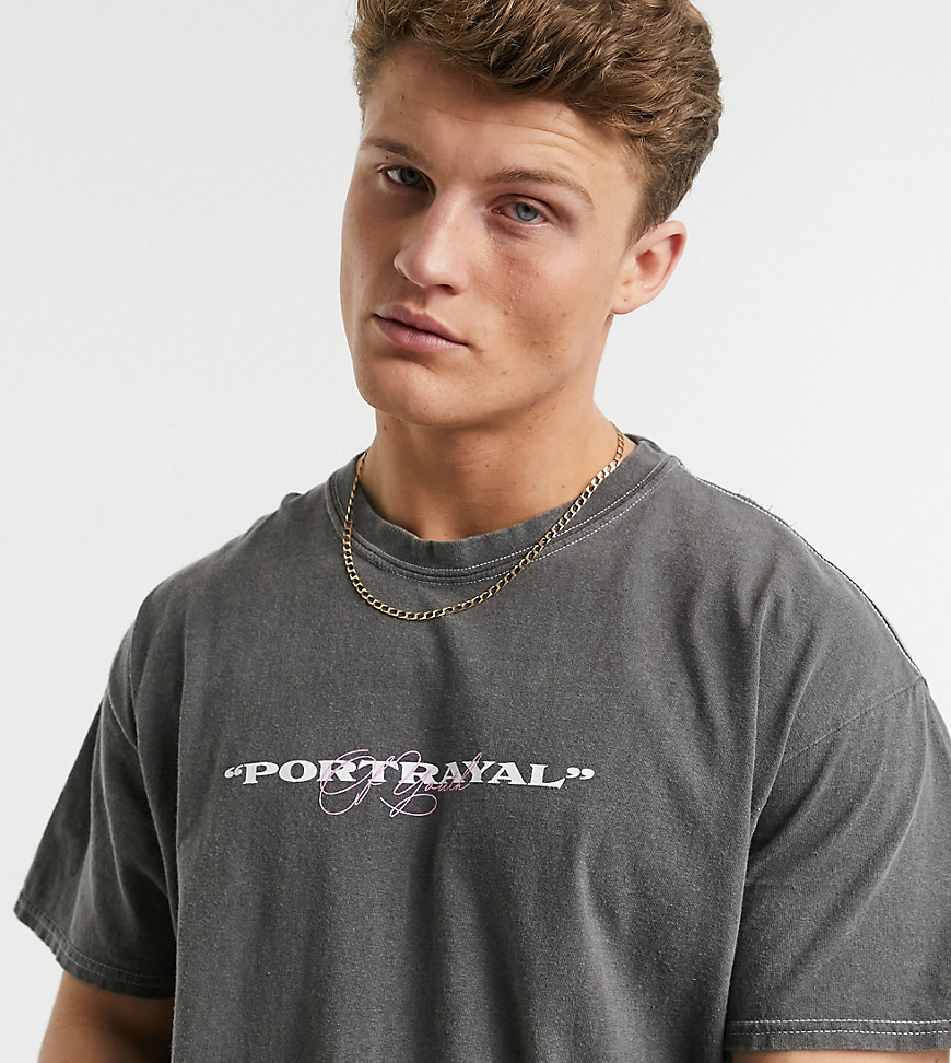 New Look – Grå, överfärgad t-shirt i oversize med 'portrayal'-tryck