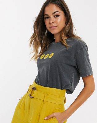 New Look – Grå, stentvättad t-shirt med solroslogga