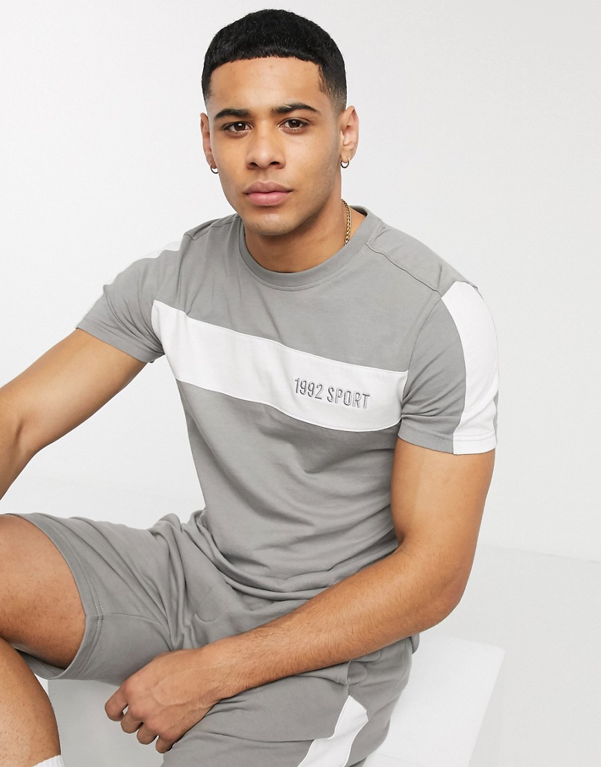 New Look – Grå t-shirt i muscle fit med 92 färgblock