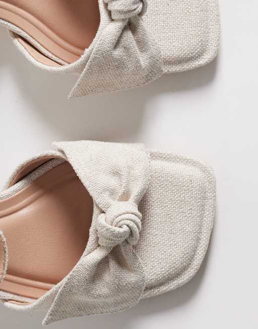 New Look – Gräddvita sandaler med blockklack och tårem, 4 av 4