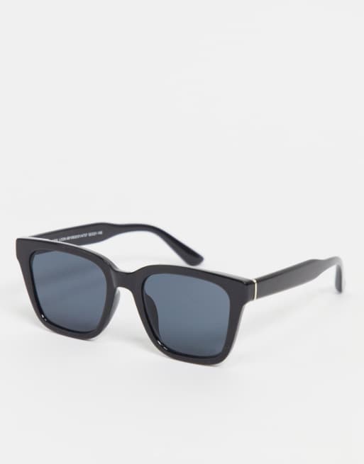 New Look – Große Sonnenbrille mit D-förmigem Gestell in Schwarz