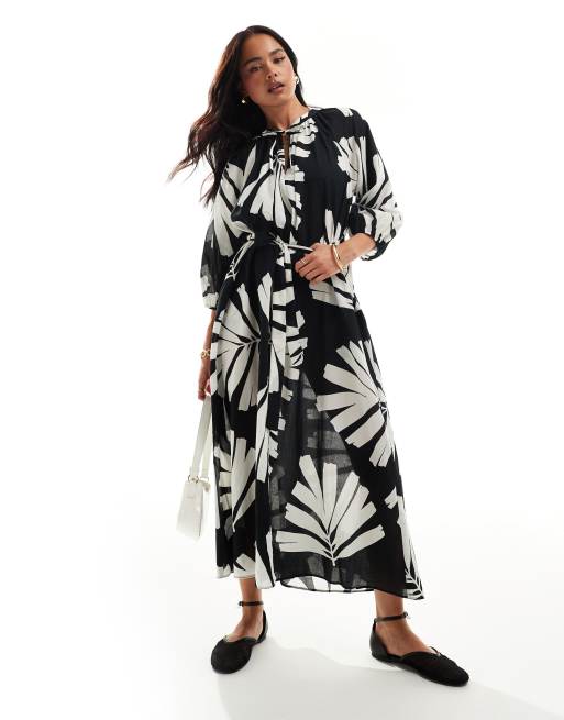 New Look - Halflange aangerimpelde jurk met palmprint in zwart