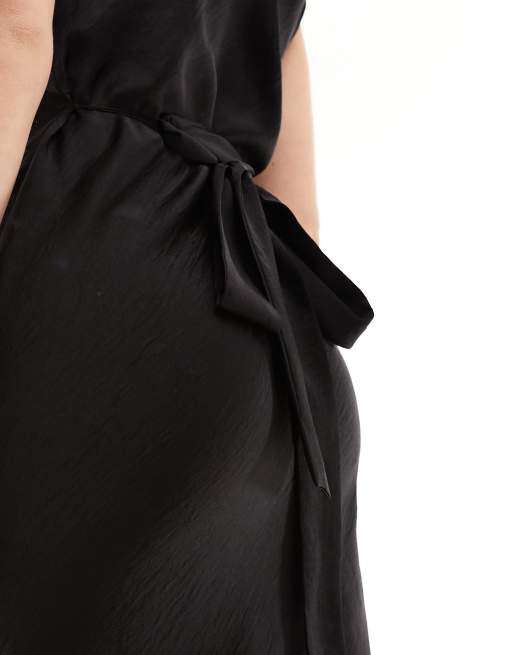 New Look halterneck satin asymmetric hem maxi dress in black, 3 of 4