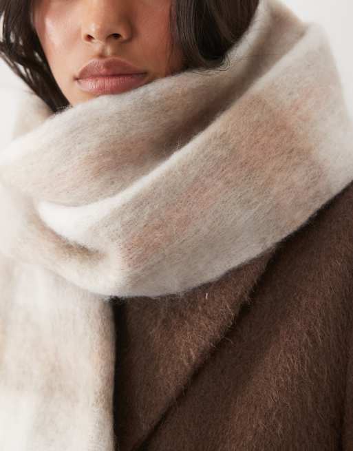 New Look heavyweight scarf in brown check, 2 of 3
