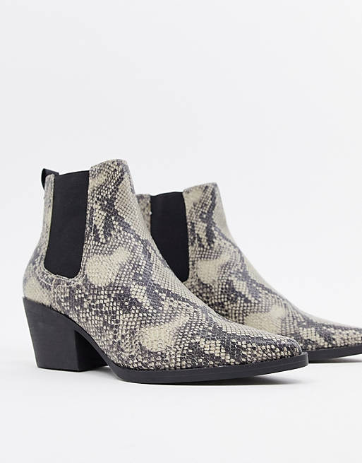 New Look heeled boot in snake print