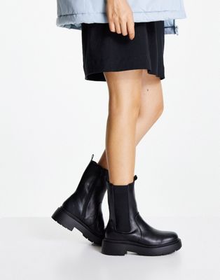 New Look high ankle pull on flat chelsea boot in black