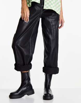 black flat pull on boots