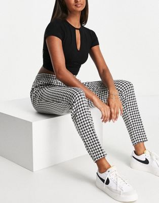 New Look high waisted jogger trousers in houndstooth print