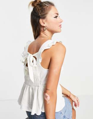 New Look – Hinten gebundenes Camisole-Oberteil in Weiß mit Schößchen