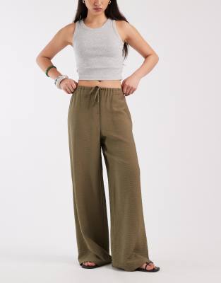 New Look - Hose in Khaki mit weitem Bein-Grün