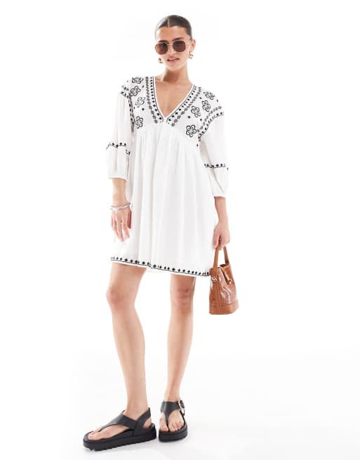 New Look - Hvid smock-minikjole med broderier, 3 af 4