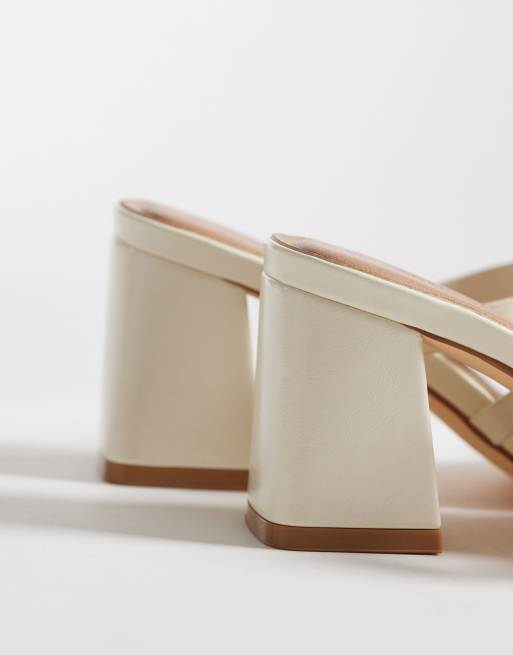 New Look - Hvide mules i PU med guldfarvet detalje, 2 af 4