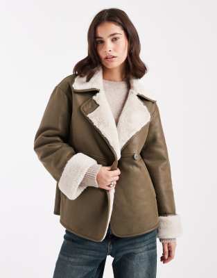 New Look - Jacke aus Kunstpelzmix in Khaki-Grün