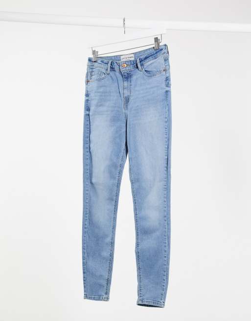 New Look – Jasnoniebieskie jeansy o bardzo obcisłym kroju modelujące sylwetkę