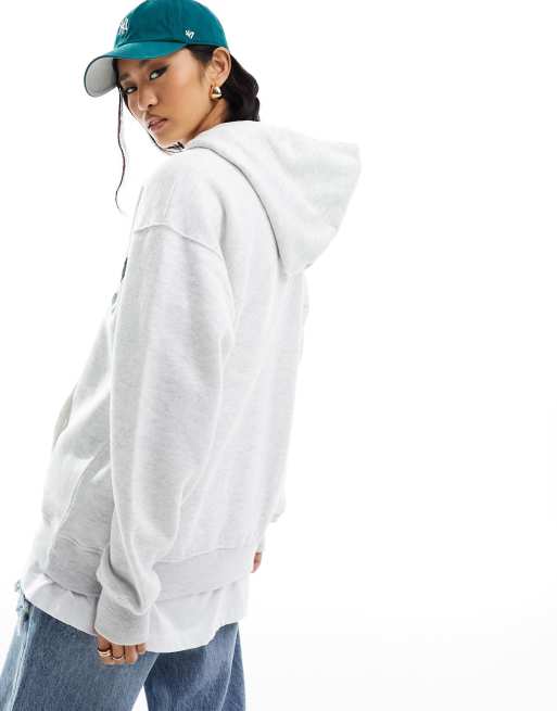 New Look – Jasnoszara bluza z kapturem i napisem „Brooklyn”, 2 z 4