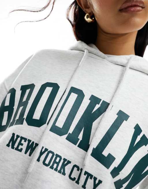 New Look – Jasnoszara bluza z kapturem i napisem „Brooklyn”, 3 z 4