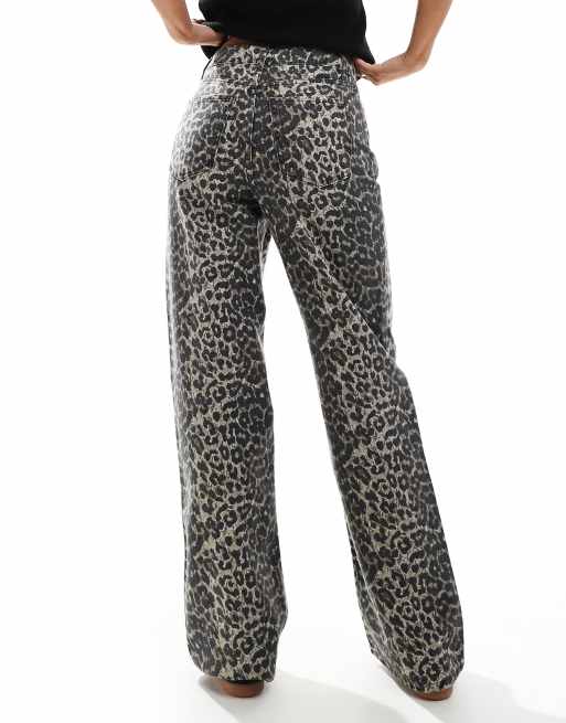 New Look - Jeans a fondo ampio con stampa leopardata, 2 di 5