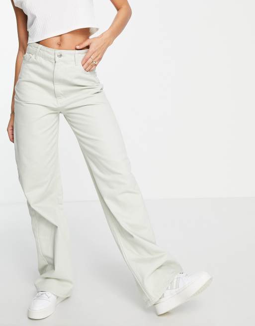 New Look – Jeans in hellem Khaki mit weitem Bein