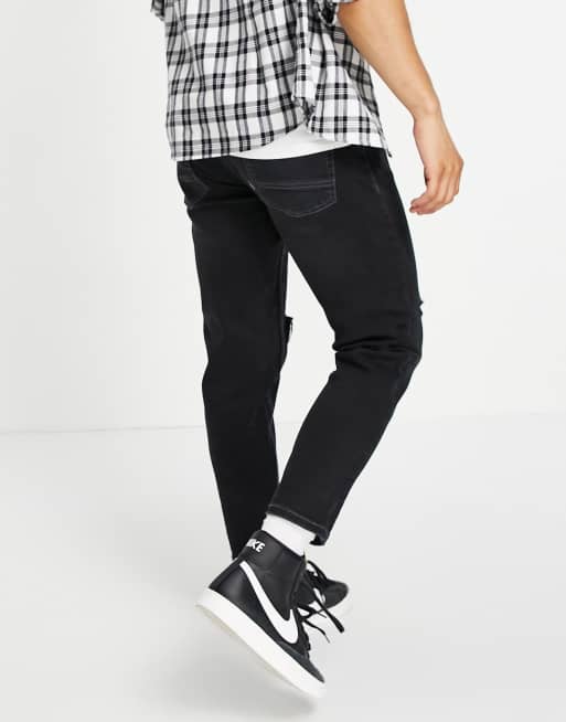 New Look - Jeans slim corti con strappi sulle ginocchia colore nero, 2 di 4