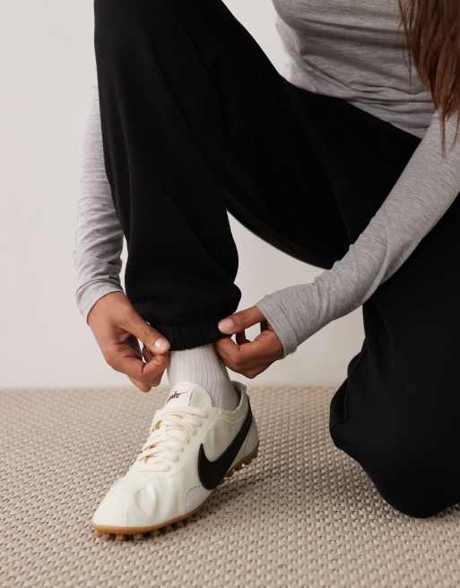 New Look - jogger con vuelta en negro, 5 de 5
