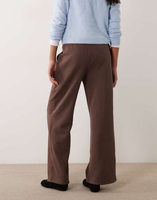 New Look jogger large en marron foncé, 3 de 4