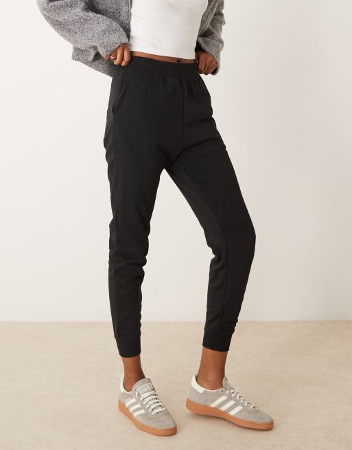 New Look - Joggingbroek met smalle pijpen en aansluitende boorden in zwart