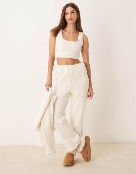 New Look - Joggingbroek met wijde pijpen van sherpastof in crème, deel van co-ord set - view 1