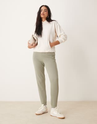 New Look - Jogginghose in Khaki mit Bündchen-Grün