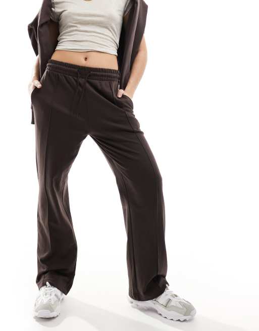 New Look – Jogginghose in Schokobraun mit weitem Schnitt