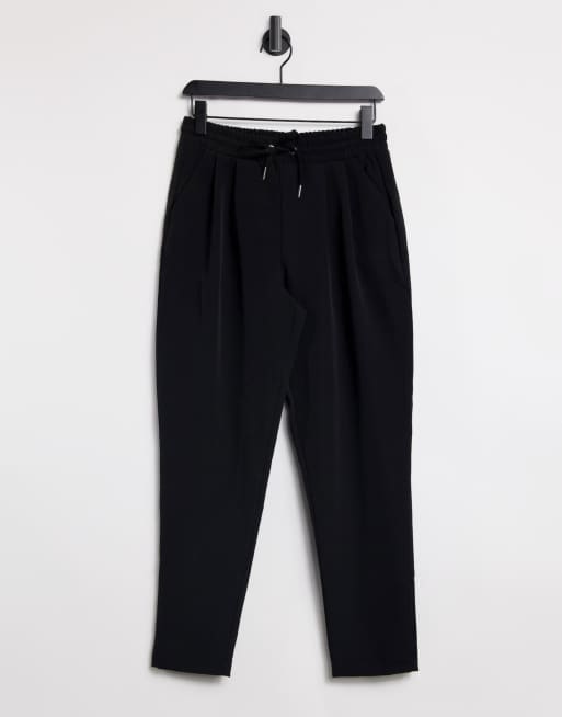 New Look – Jogginghose mit Bindegürtel in Schwarz fürs Home Office
