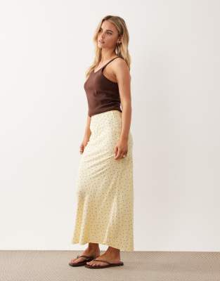 New Look - Jupe à pois mi-longue coupée en biais - Jaune 42